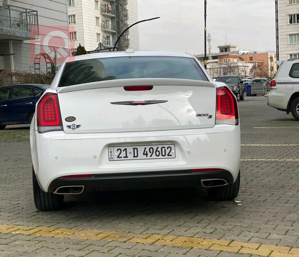 كرايسلر 300